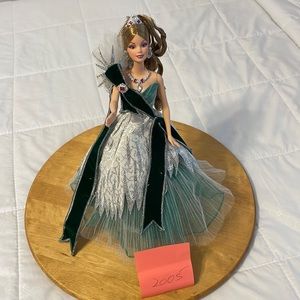 2005 Holiday Barbie doll with no box